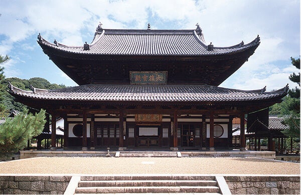 <京都>圧巻!三室戸寺の紅白250本のしだれ梅園ご観賞と黄檗山萬福寺の普茶料理【垂水・名谷・西鈴蘭台発】2